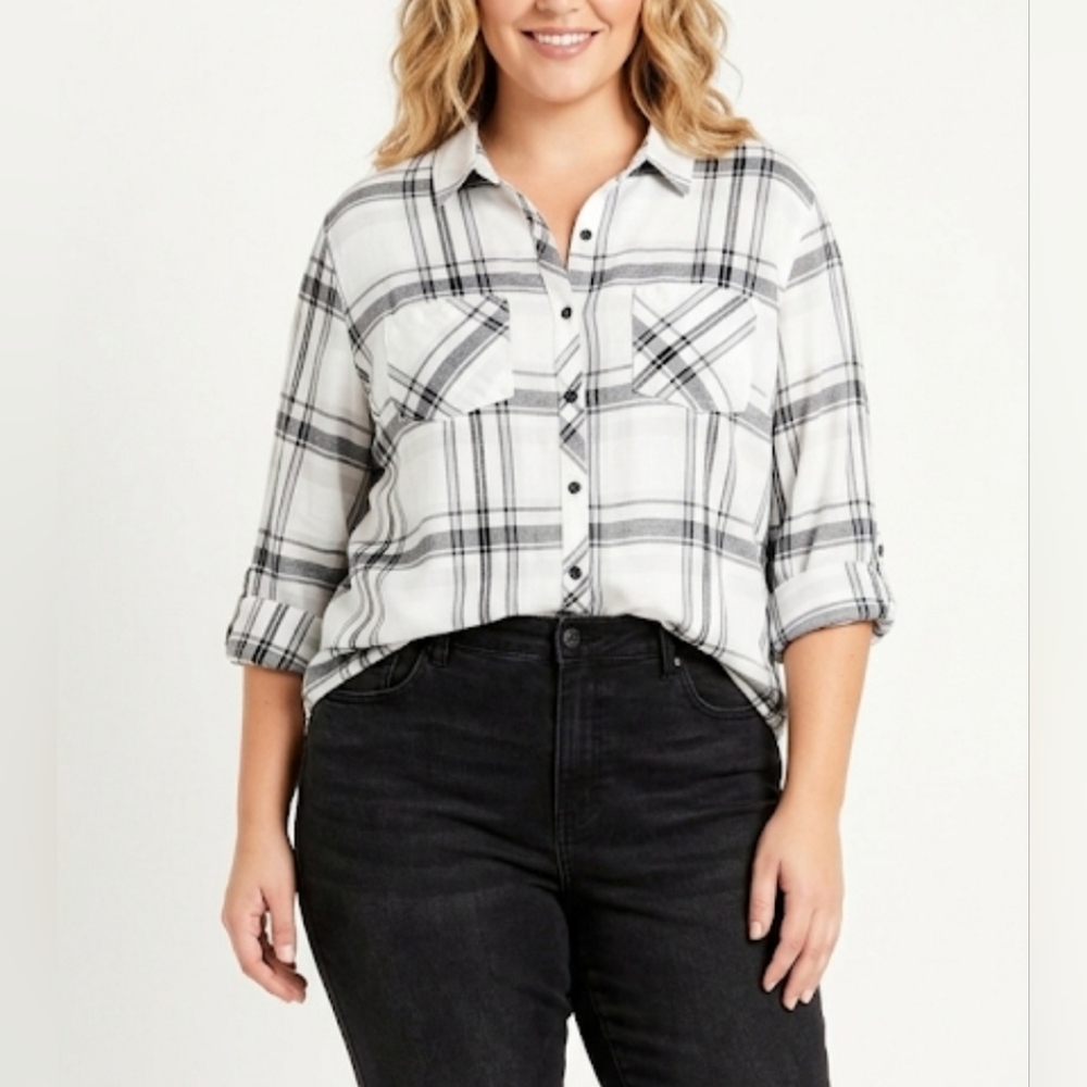 🪻🧥Reitmans Black and White Plaid Button-Down Shirt🪻size: XXL